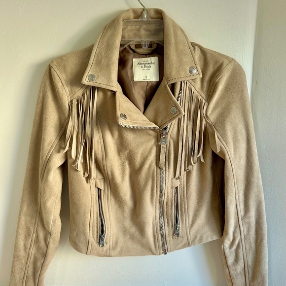 Abercrombie & Fitch Jackets & Blazers - Abercrombie and Fitch Women’s Brown Fringe Zip Up Jacket Beige Faux Suede Small